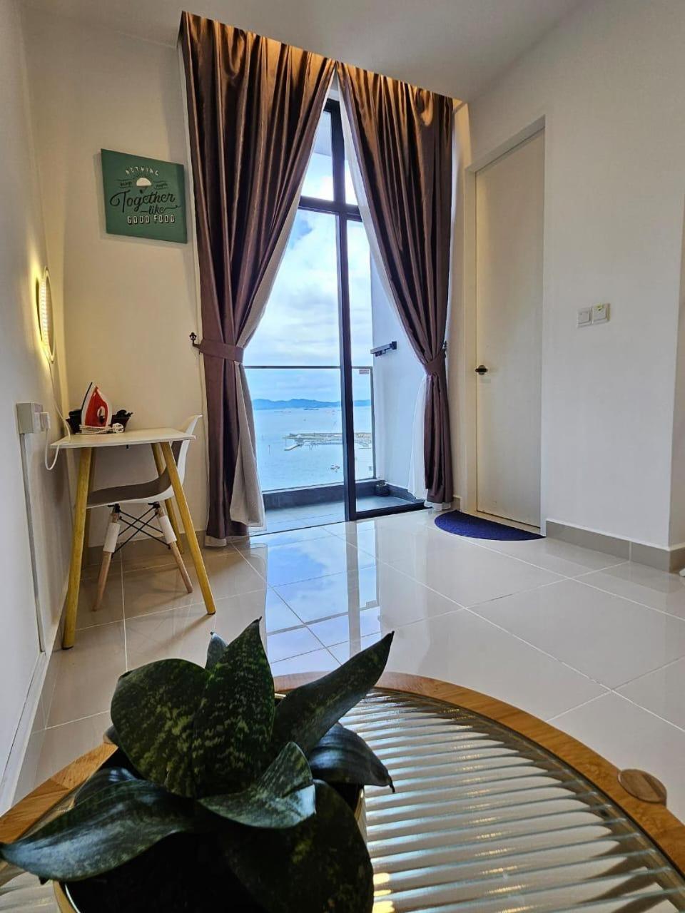 Apartment Summerset Seaview At Centre *